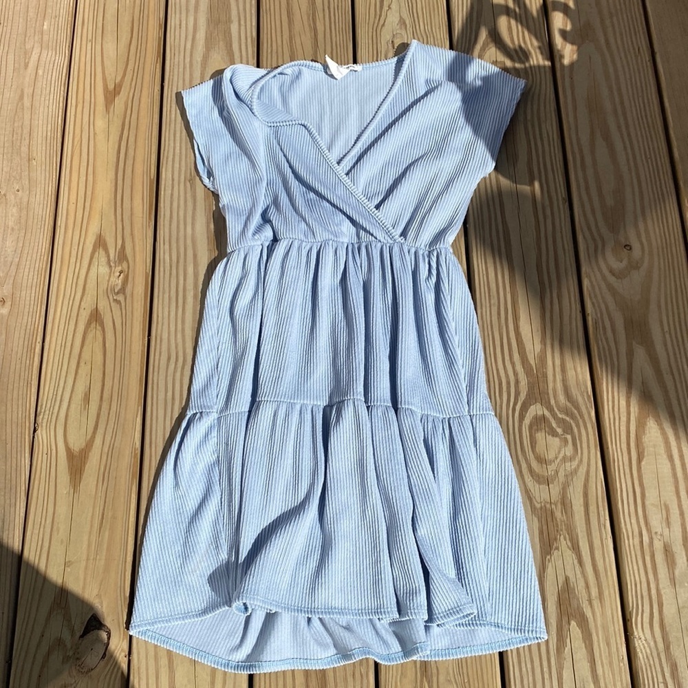 🍍CAUTION TO THE WIND DRESS🍍SZ L
H6